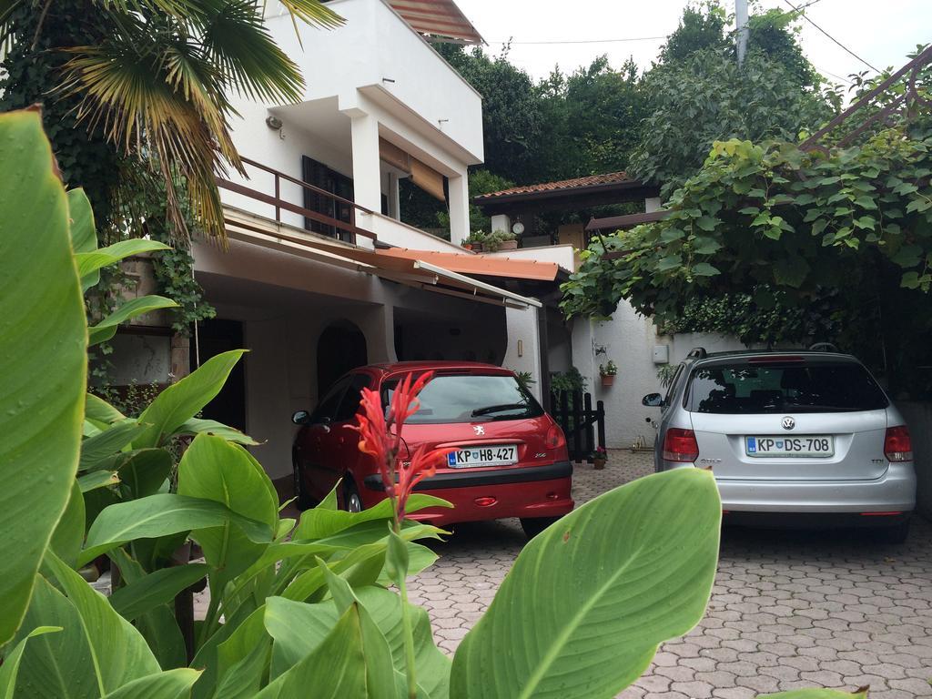 Apartments Petric Capodistria Esterno foto