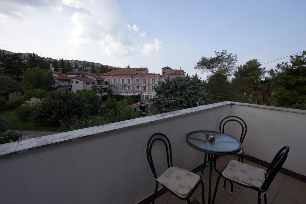 Apartments Petric Capodistria Esterno foto