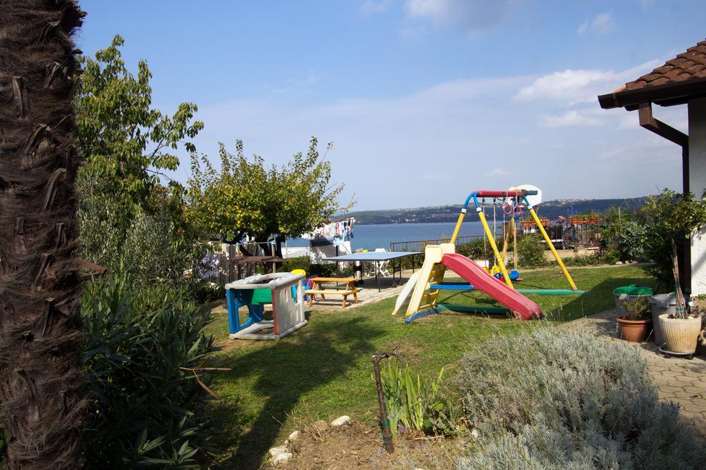 Apartments Petric Capodistria Esterno foto